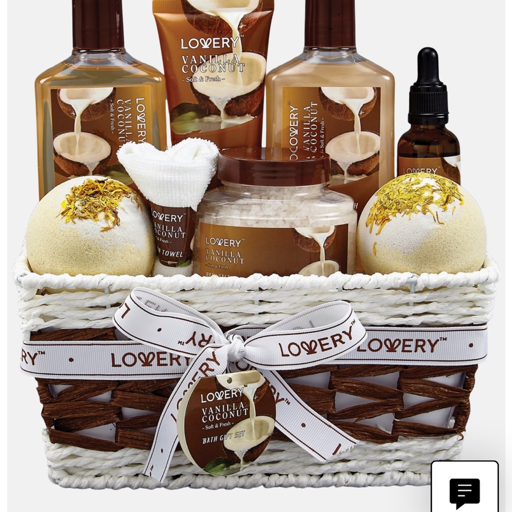 NWT Lovery Bath and Body Gift Basket
